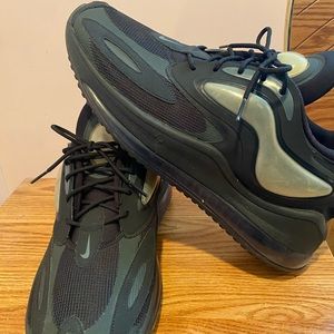 Nike zephyr mens size 14. Lightly worn